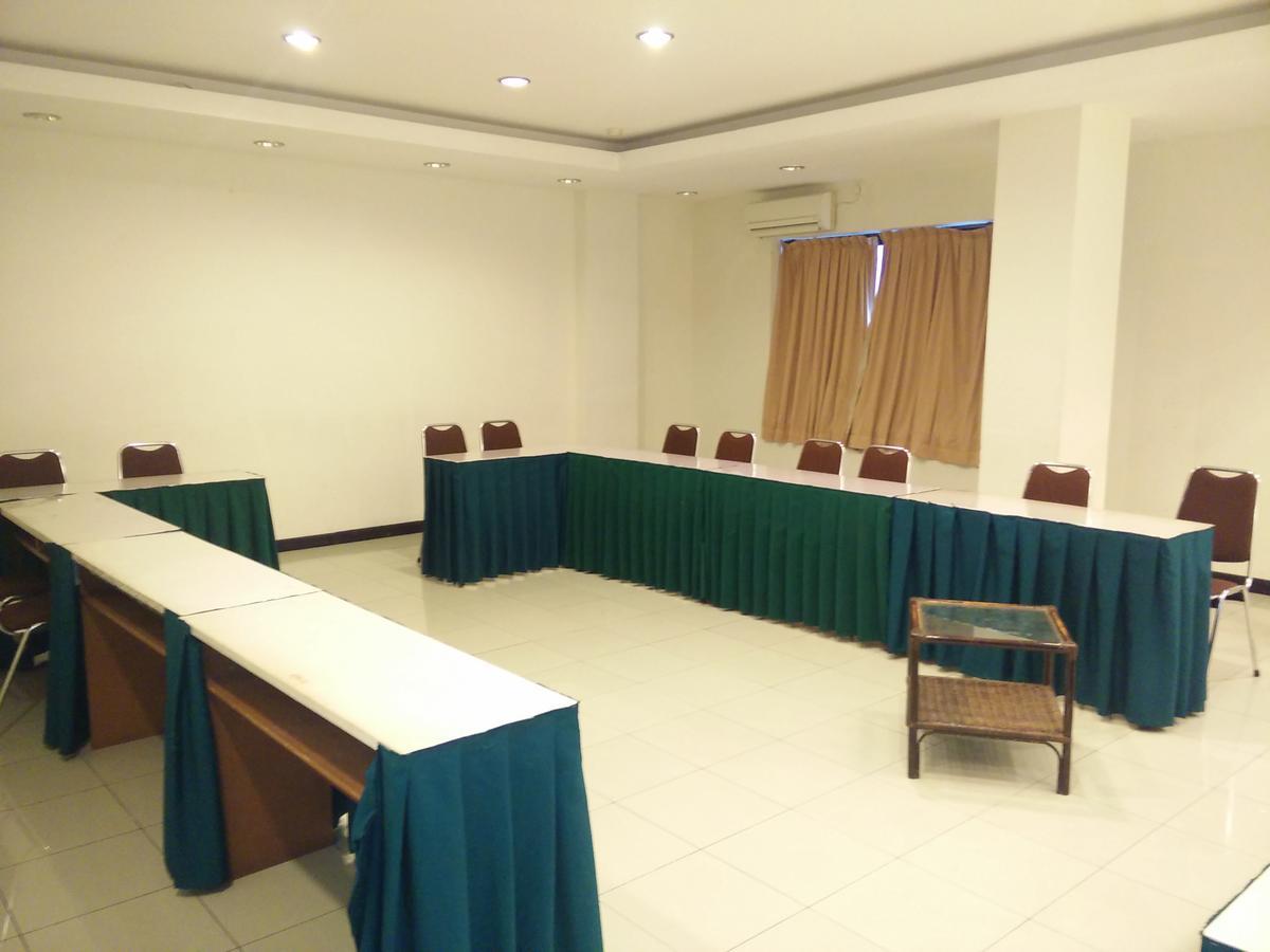 Grand Wisata 3*