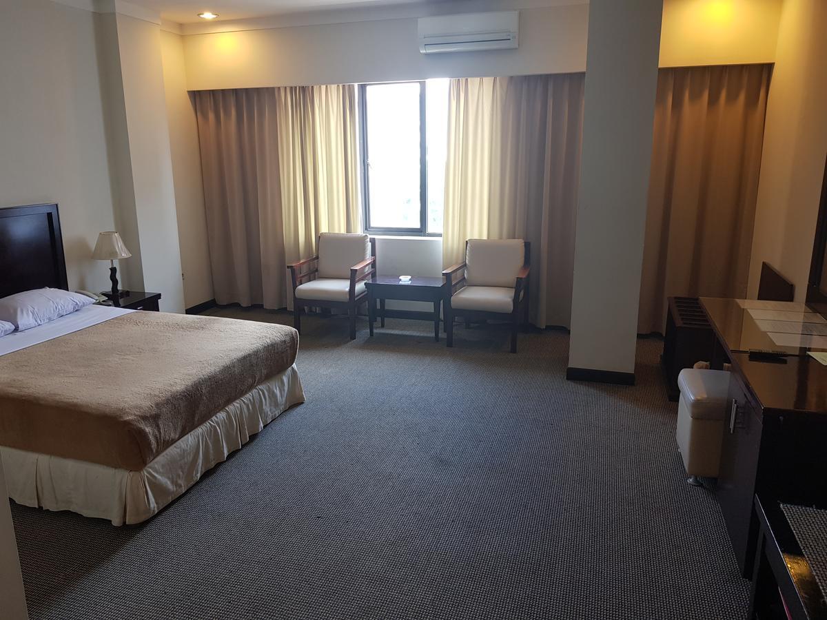 Grand Wisata Hotel 3*