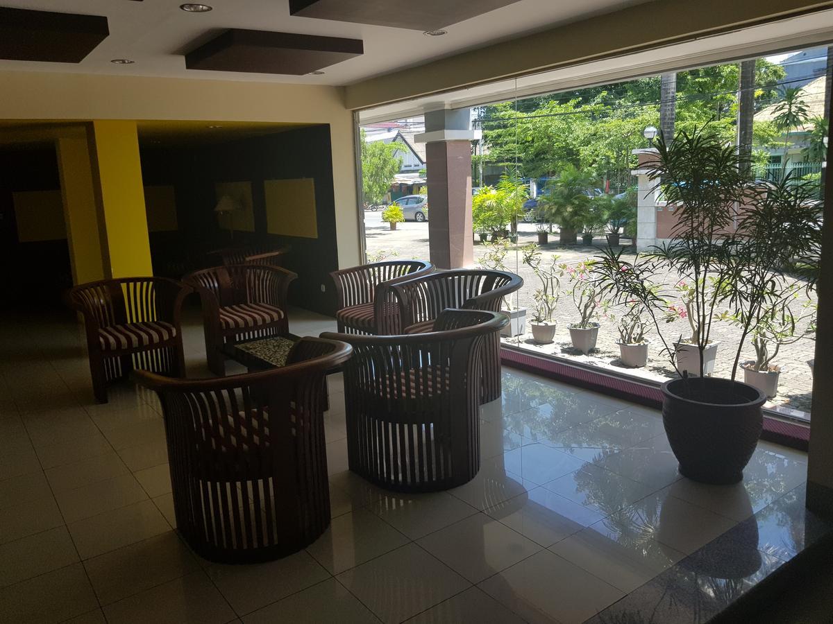 Hotel Grand Wisata 3*